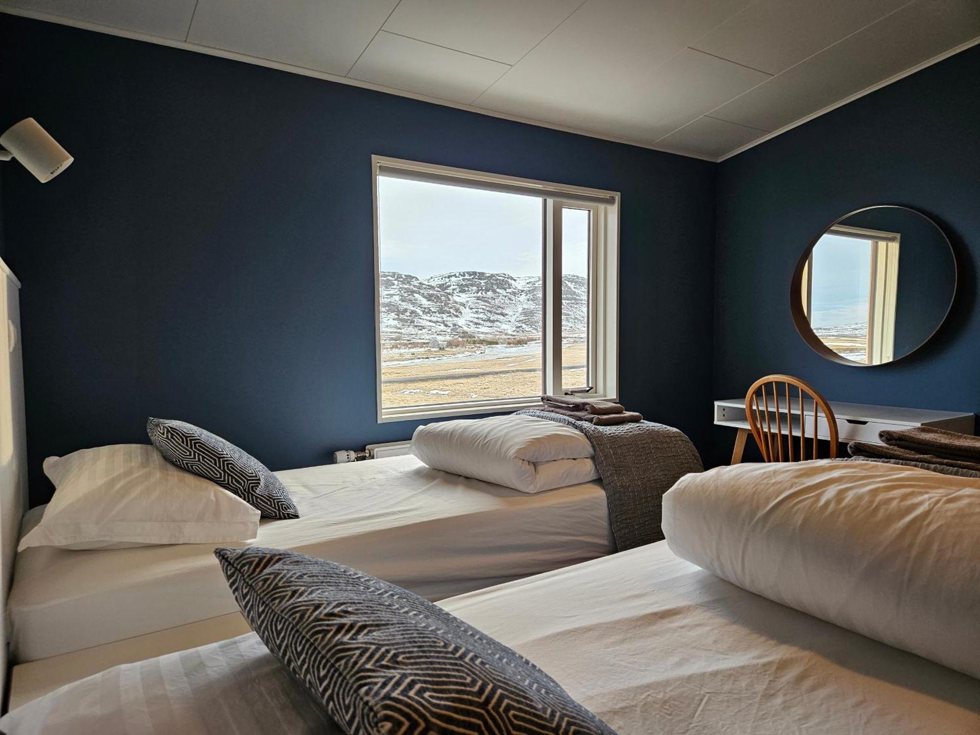 Hotel Laugarholl With Natural Hot Spring Holmavik Exterior foto